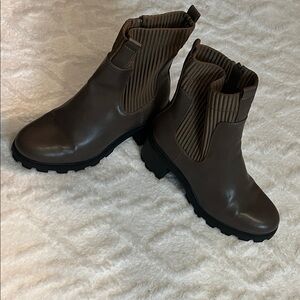 💁‍♀️🥾WOMENS BOOTS a new day Dark Brown Ankle Booties NWOT